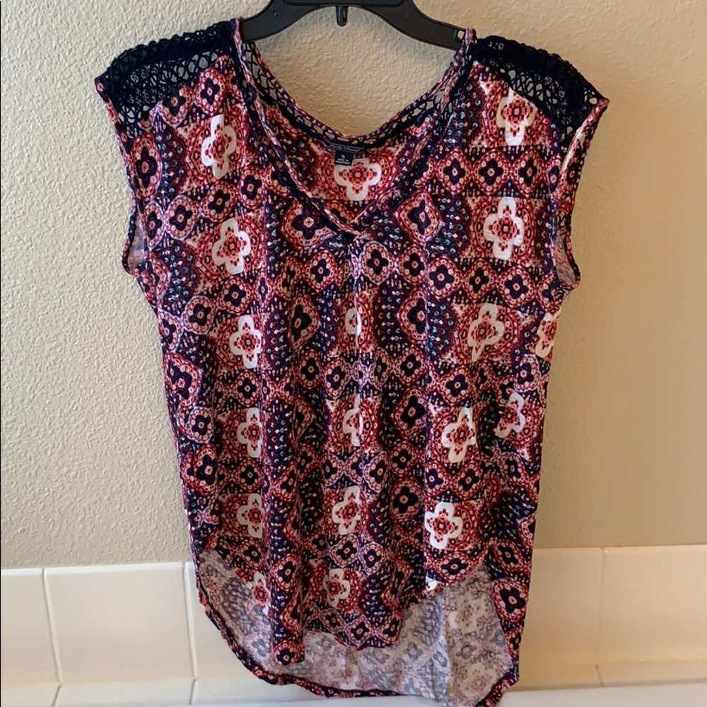 Super cute Lucky Brand blouse